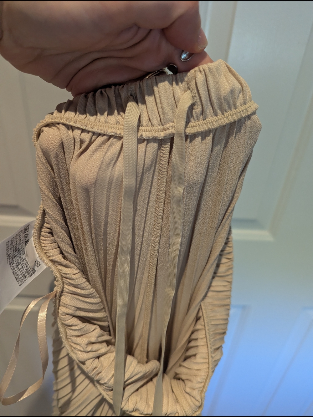 Uniqlo Pleated Straight Leg Pants Beige Tan Minimalist Quiet Luxury Boho S/M - Picture 7 of 8